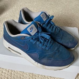 Nike air max size 10